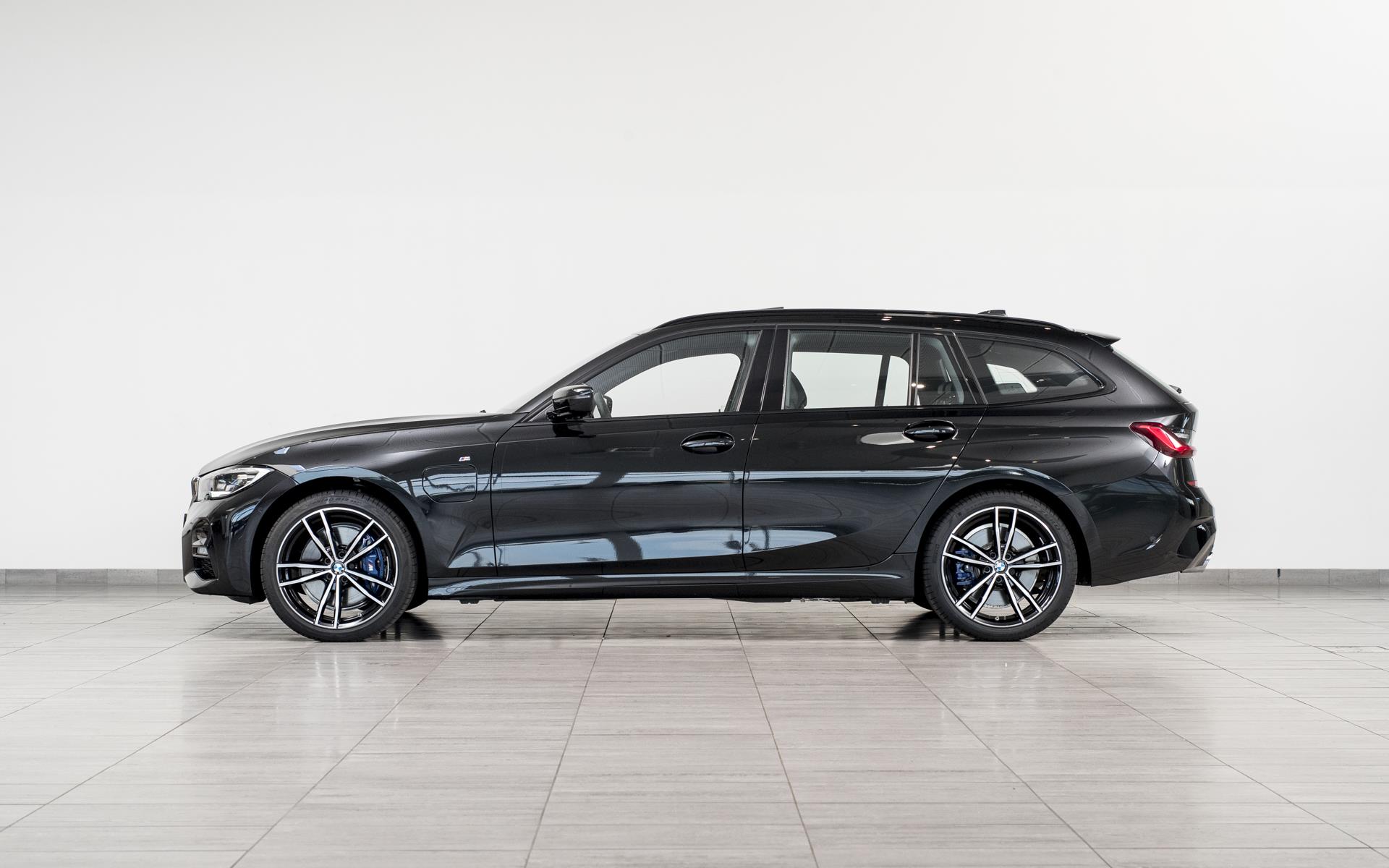 Touring 2,0 Plugin-hybrid M-Sport Steptronic 292HK Stc 8g Aut. image1