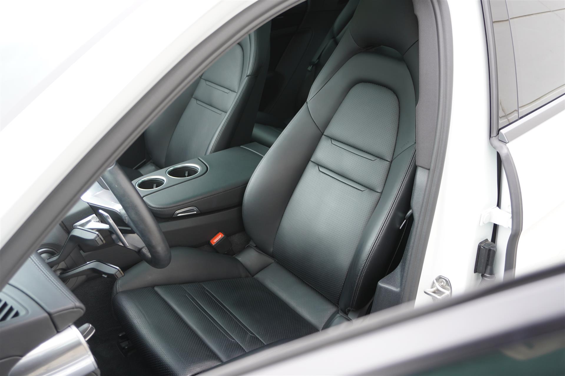 4 2,9 Plugin-hybrid PDK 462HK 5d 8g Aut. image10