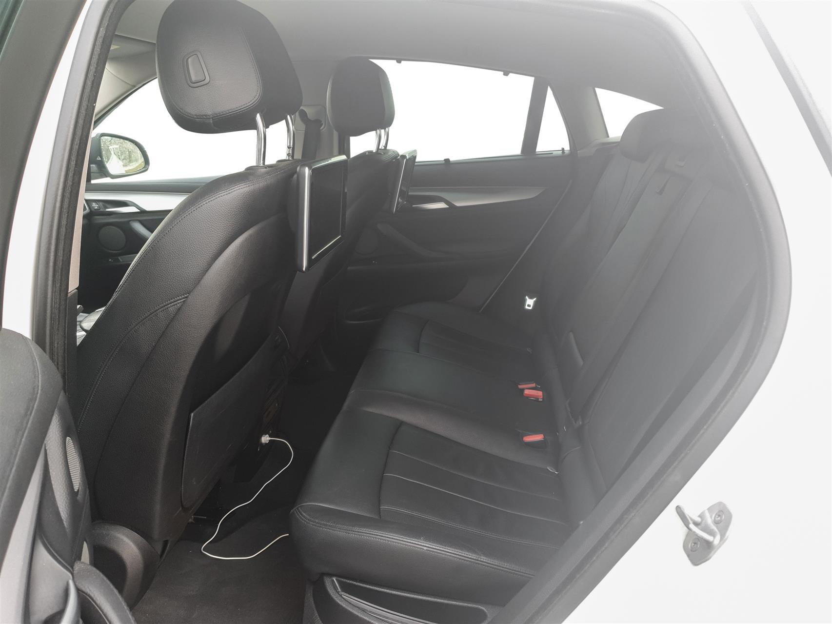 30D 3,0 D XDrive 258HK 5d 8g Aut. image8