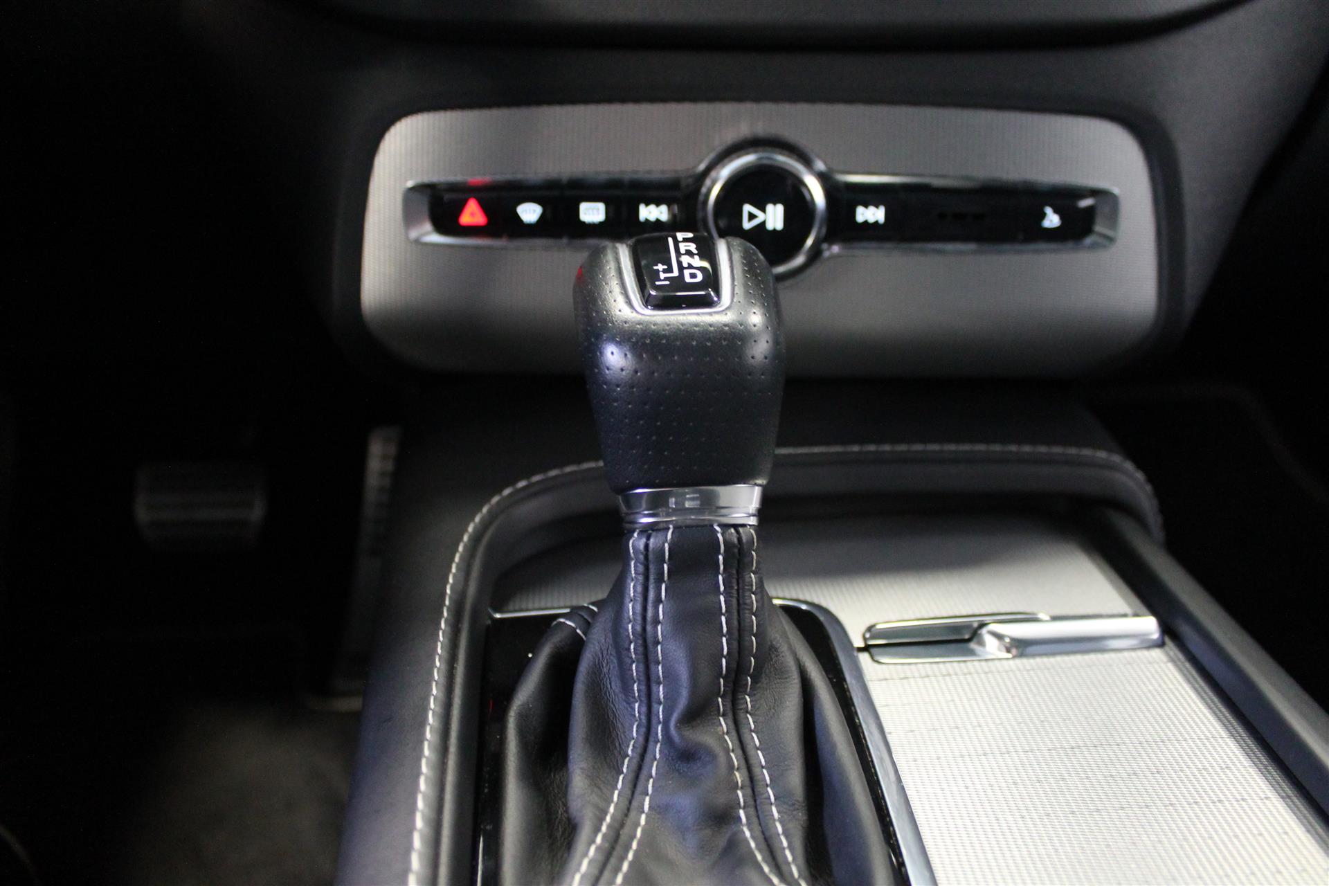 7 Sæder 2,0 D5 R-design AWD 235HK 5d 8g Aut. image9